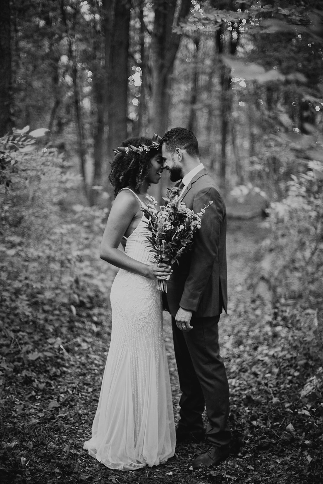 Bride and groom. Black and white photography. Outdoor wedding. intimate wedding photography. Michigan photographer. 