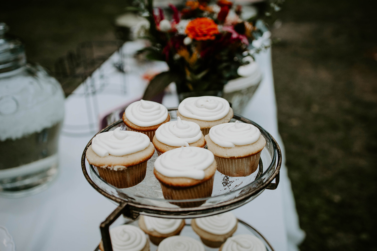 wedding cupcakes with white icing. Outdoor wedding. intimate wedding photography. Michigan photographer. 