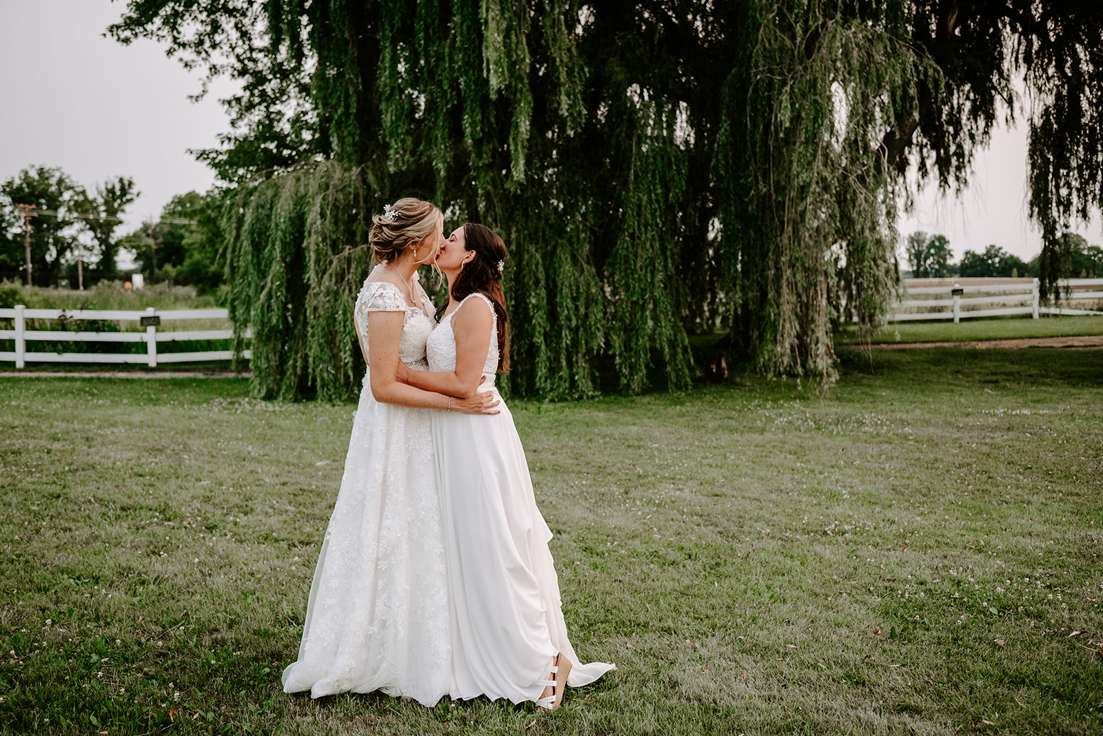 Michigan Wedding, LGBTQ+ wedding, LGBTQ+ wedding photographer, Michigan Wedding Photographer, Liv lyszyk Wedding Photography